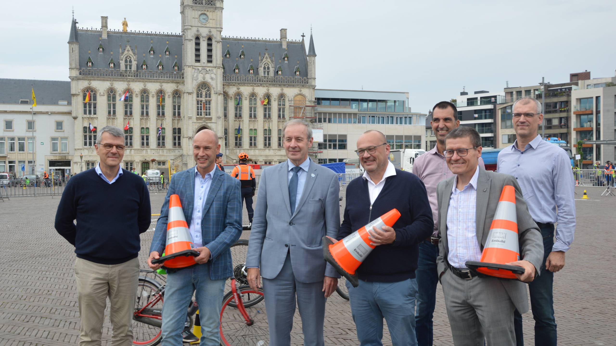 Stad Sint-Niklaas en Embuild Oost-Vlaanderen schouder aan schouder voor meer verkeersveiligheid 