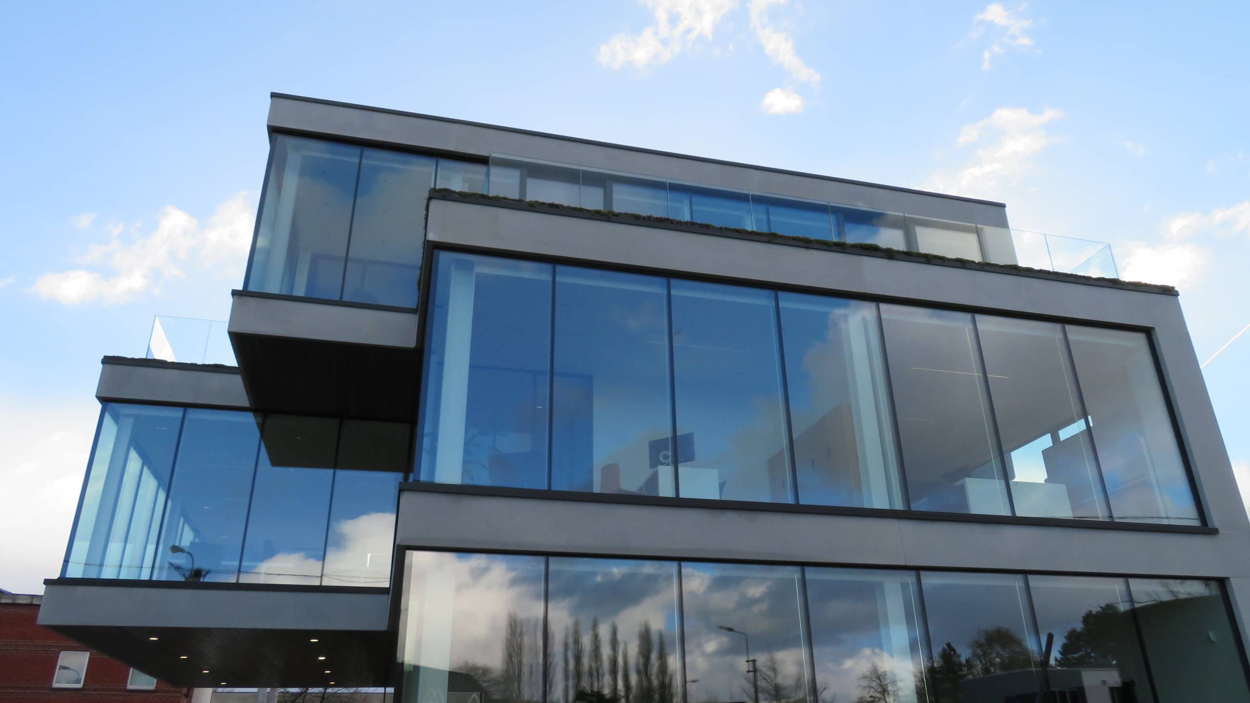 Lichtrijk en doorwaadbaar kantoor voor Eco Heating