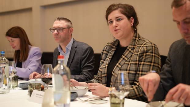 Verkiezingen 2024 Embuild Oost-Vlaanderen aan tafel met Oost-Vlaamse politieke kopstukken.