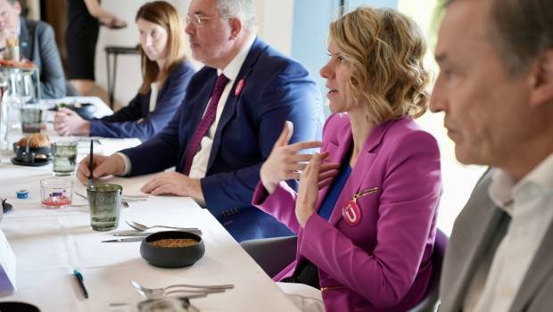 Verkiezingen 2024 Embuild Oost-Vlaanderen aan tafel met Oost-Vlaamse politieke kopstukken